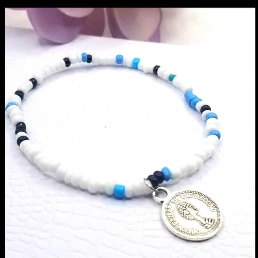 beaded stretch queen Elizabeth the 2nd charm bracelet.